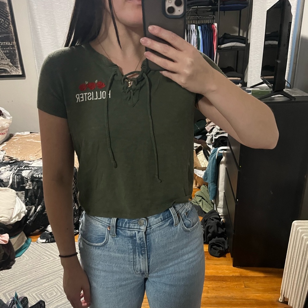 Hollister crop top
